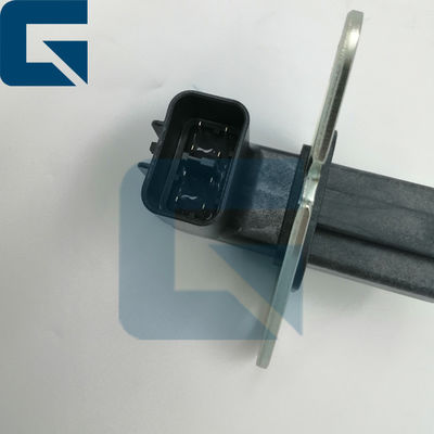 8-94390858-1 894390858 Engine 4HK1T Connector